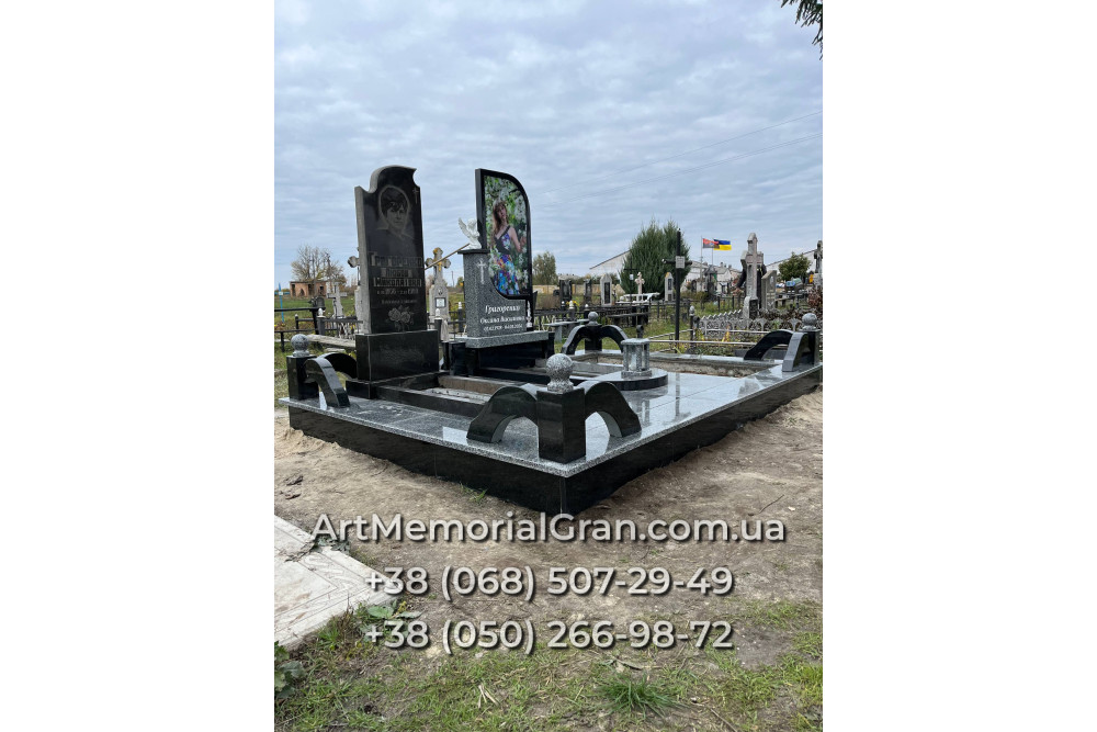 Пам'ятник для дівчини 00893